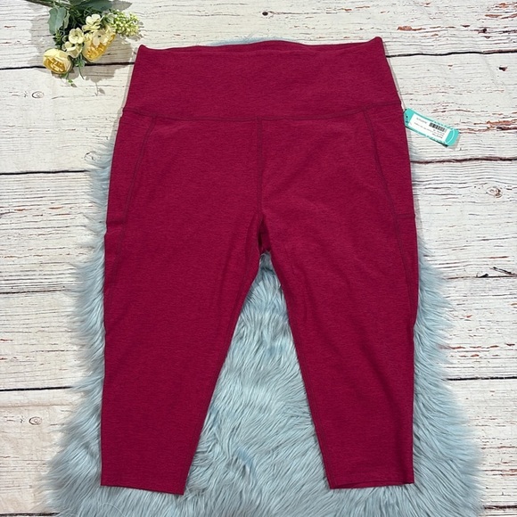 NWT Beyond Yoga Spacedye Out Of Pocket High Waisted Capri Leggings Dragonfruit - Picture 1 of 9